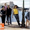 Trois petites filles : photo Adriana Karembeu, Gérard Jugnot, Jean-Loup Hubert, Lucie De Saint Thibault, Morgane Cabot