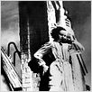 L'Homme qui en savait trop : photo Alfred Hitchcock, Nova Pilbeam