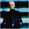 Demain ne meurt jamais : photo Ian Fleming, Jonathan Pryce, Roger Spottiswoode