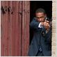 Dos au mur : photo Anthony Mackie