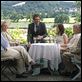 The Five-Year Engagement : photo David Paymer, Emily Blunt, Jacki Weaver, Jason Segel, Mimi Kennedy