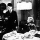 A l'est de Shanghai : photo Alfred Hitchcock, Henry Kendall