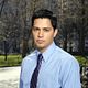 Six Degrees : photo Jay Hernandez