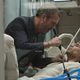 Dr House (Docteur House) : photo Hugh Laurie, Vincent Spano