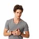 <b>Connor Paolo</b> Photo : Revenge