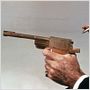L'Homme au pistolet d'or
