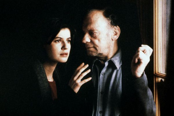 http://images.allocine.fr/medias/nmedia/18/67/88/57/19001590.jpg