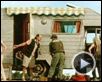 Voyage en famille Bande-annonce VO