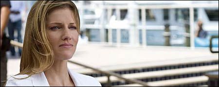 Tricia+Helfer+dans+%22Dark+Blue%22