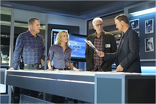 Les Experts : photo Elisabeth Shue, Gary Sinise, George Eads, Ted Danson