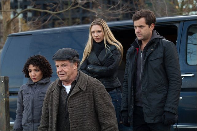 Fringe : photo Anna Torv, Jasika Nicole, John Noble, Joshua Jackson