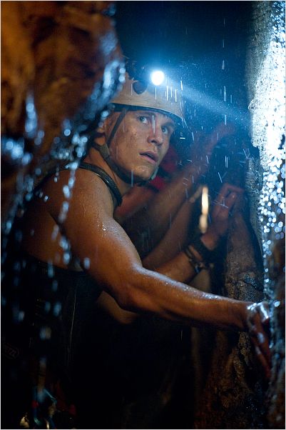 Sanctum : photo Alister Grierson, Rhys Wakefield