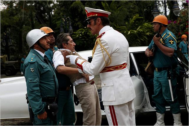 http://images.allocine.fr/r_640_600/b_1_d6d6d6/medias/nmedia/18/86/13/20/20033925.jpg