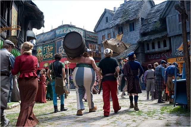 Astérix et Obélix : au service de Sa Majesté : photo Edouard Baer, Gérard Depardieu, Guillaume Gallienne, Vincent Lacoste
