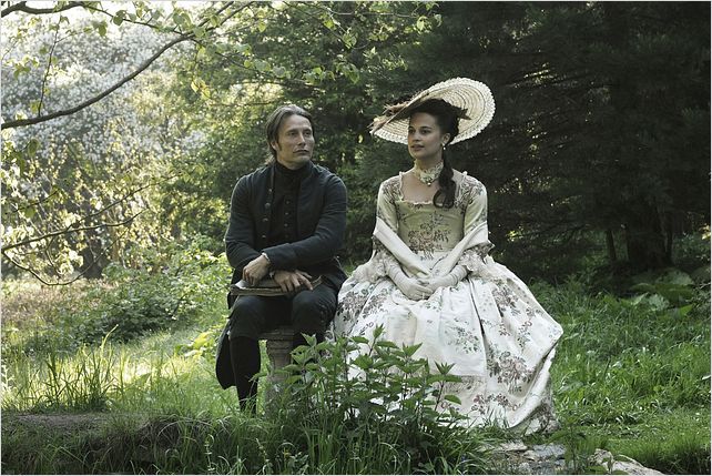 Royal Affair : photo Alicia Vikander, Mads Mikkelsen