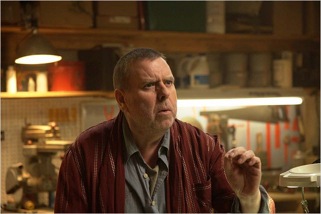 Upside Down : photo Timothy Spall