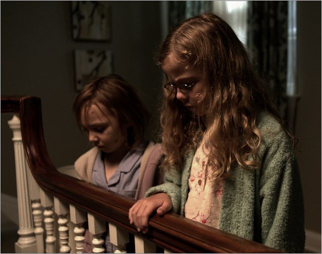 Mama : photo Isabelle Nelisse, Megan Charpentier