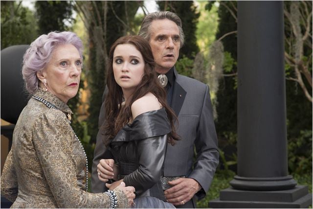 Sublimes créatures : photo Alice Englert, Eileen Atkins, Jeremy Irons