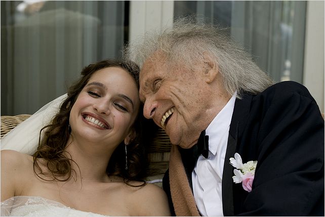Des gens qui s&rsquo;embrassent : photo Clara Ponsot, Ivry Gitlis