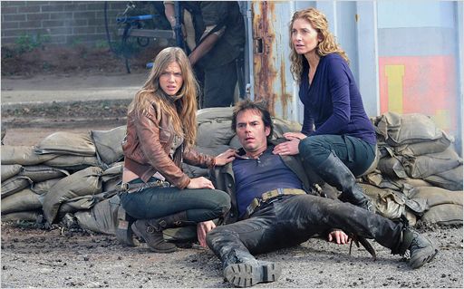 Revolution (2012) : photo Billy Burke, Elizabeth Mitchell, Tracy Spiridakos
