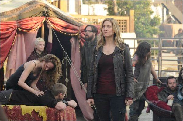 Revolution (2012) : photo Elizabeth Mitchell, Zak Orth