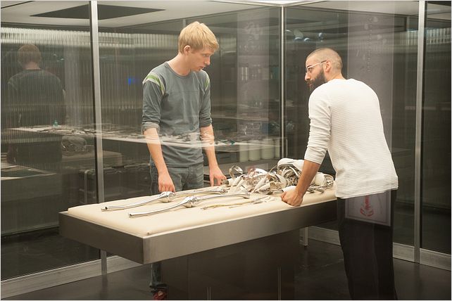 Ex Machina : Photo Domhnall Gleeson, Oscar Isaac
