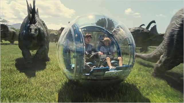 Jurassic World : Photo Nick Robinson, Ty Simpkins