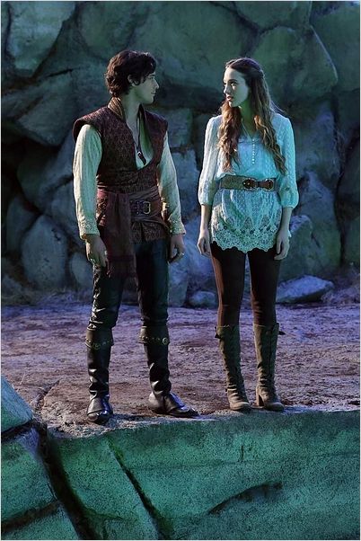 Photo Peter Gadiot, Sophie Lowe
