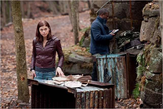 L’Aube rouge : Photo Adrianne Palicki, Edwin Hodge