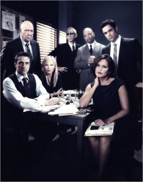 Photo Dann Florek, Danny Pino, Ice-T, Kelli Giddish, Mariska Hargitay