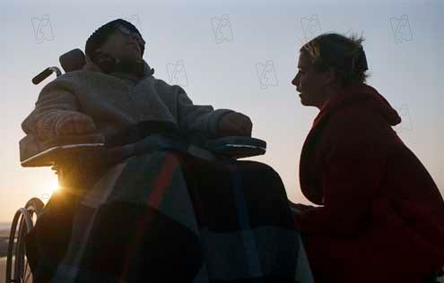http://images.allocine.fr/r_760_x/medias/nmedia/18/63/78/45/18828107.jpg