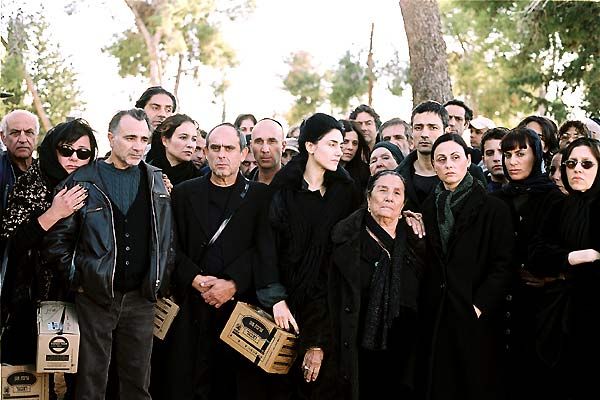 http://images.allocine.fr/r_760_x/medias/nmedia/18/66/50/07/18936380.jpg