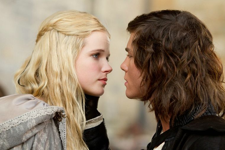 Le coup d'boule ! Le coup d'boule ! Marrave lui le museau D'Artagnan, retire-lui son air niais !