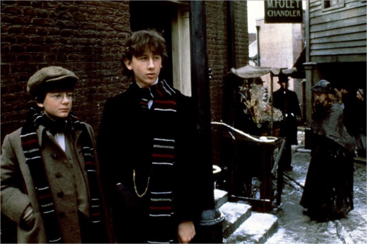 http://images.allocine.fr/b_1_d6d6d6/medias/nmedia/18/66/82/31/19589311.jpg