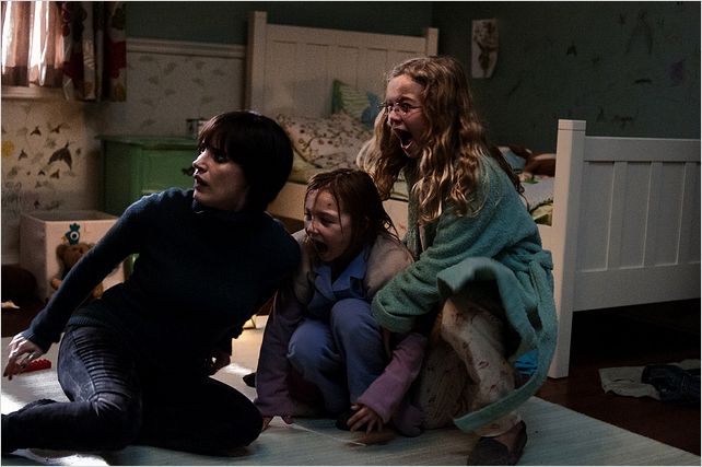 Mama : photo Isabelle Nelisse, Jessica Chastain, Megan Charpentier