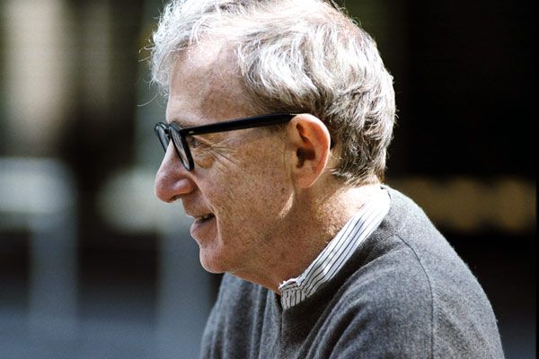 http://images.allocine.fr/r_760_x/medias/nmedia/18/35/81/83/18427045.jpg